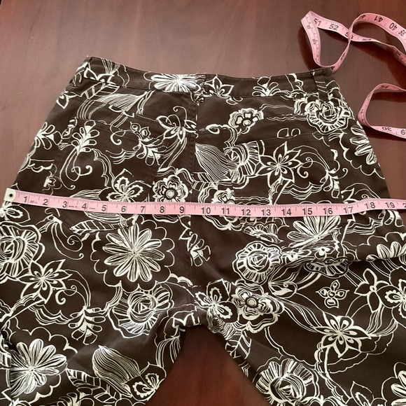 Additions by Chico's Floral Abstract Print Capris Brown Women's 6 (Chico’s 0.5) - Picture 8 of 12